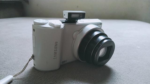 Vendo câmera samsung wb250f
