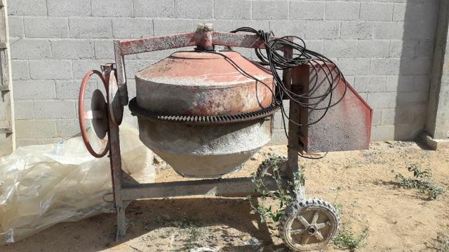 Betoneira Menegotti Com Motor