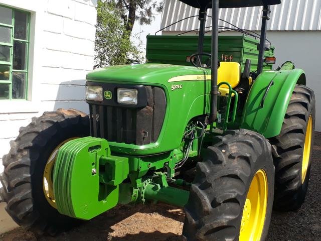 Trator John Deere 5075 E - Foto 2