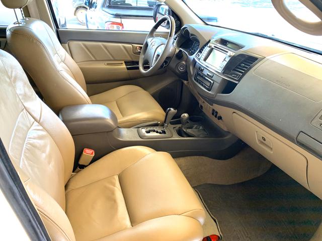 Toyota Hilux SW4 2013 diesel 7 lugares Pneus novos Pirelli!!! - Foto 4