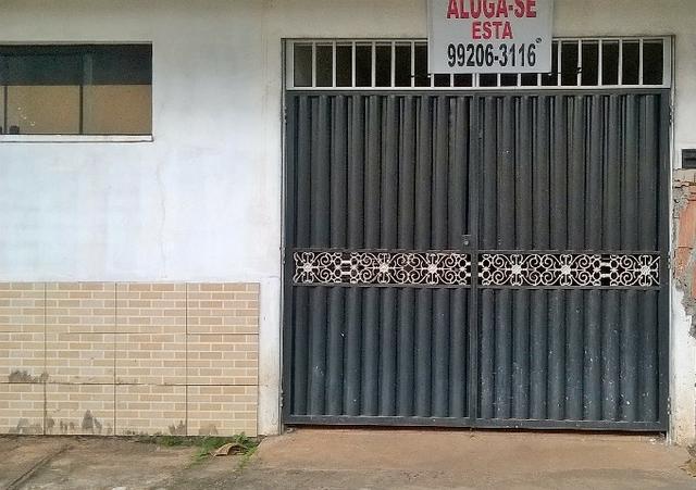 Alugo Casa