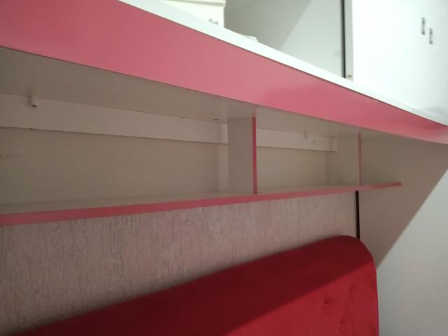 Armário branco com detalhes rosa - Foto 6