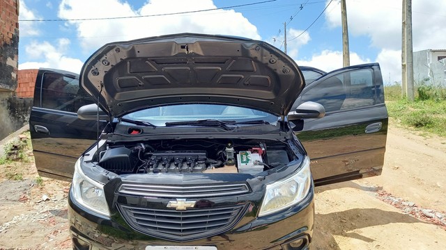 CARRO CHEVROLET ONIX LS