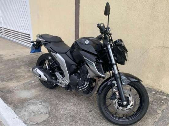 YAMAHA FZ 25 2020 PRATA E PRETA!