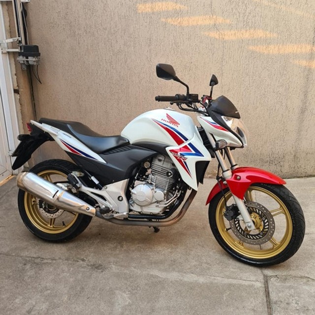 HONDA CB 300 2015