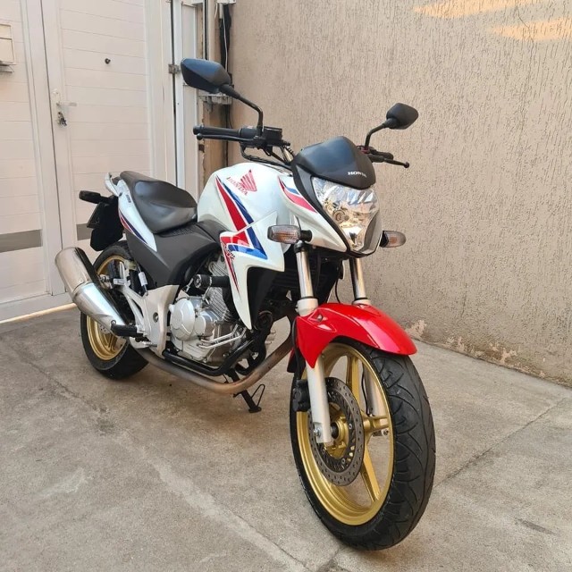 CB 300R TOP DE LINHA- OFERTA LIMITADA