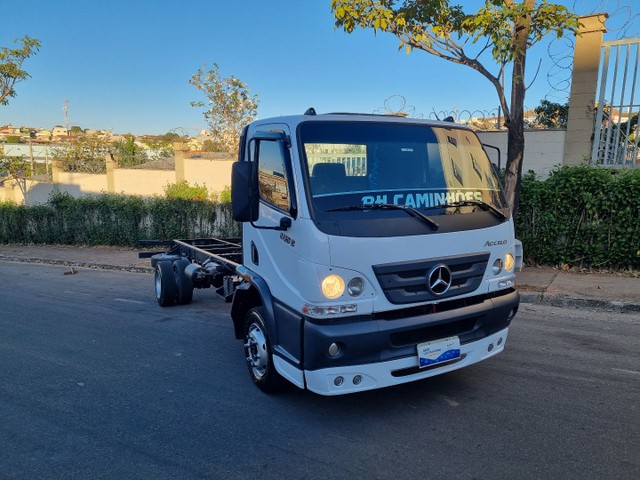 MB 915 ACCELO ANO 2010 BH CAMINHÕES