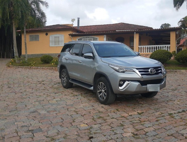 TOYOTA HILUX SW4 SRX 2.8 7 LUGARES 4 X 4 16V DIESEL TURBO ANO 2019