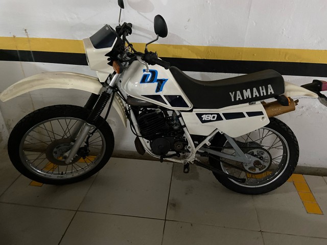 RELÍQUIA MOTO DT 180 1988