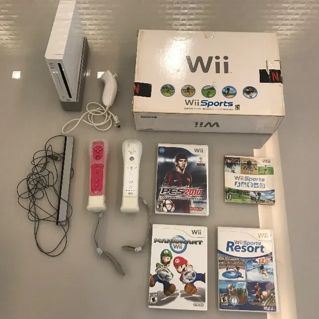 Nintendo Wii Usado Branco 2006 Com Controles + Jogos Wii Sports