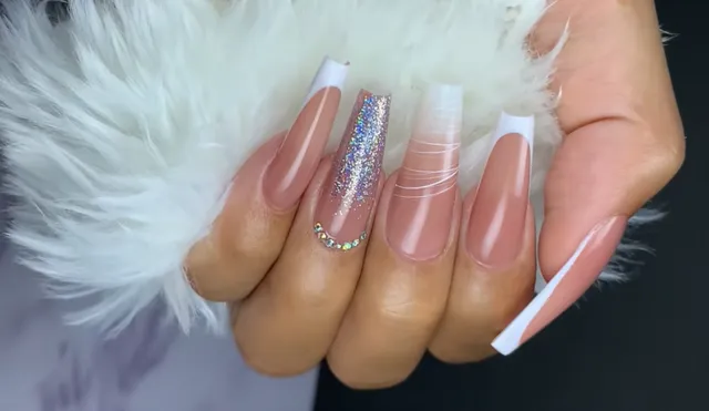 Unhas Postiças Tips Decoradas Com 24 Unidades Cada Caixa Brinde Lixa E Cola  Adesiva Para Colocacao