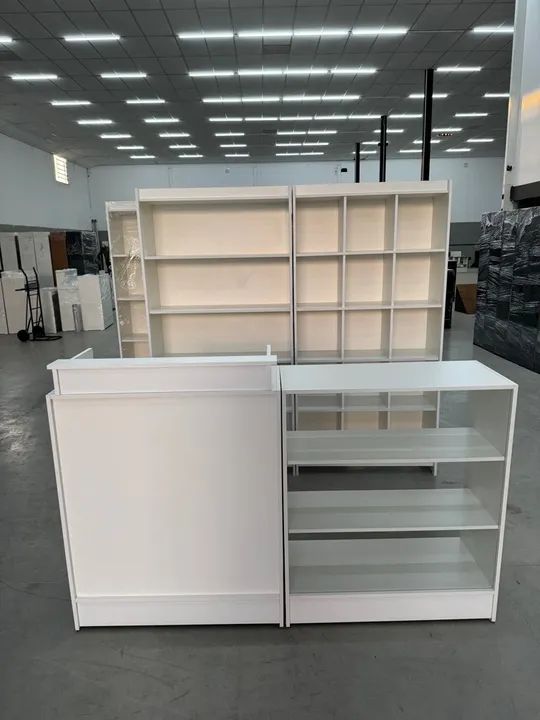 Kit Balcão caixa c/ vitrine + Prateleira + Colmeia MDF 