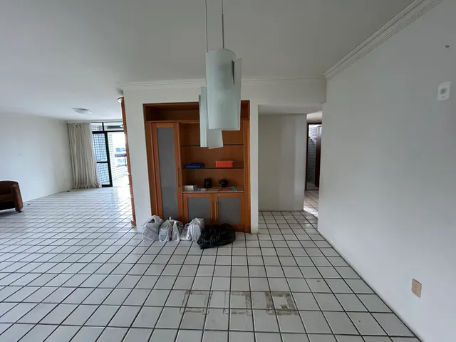 Apartamento para venda tem 230 metros quadrados com 5 quartos em Parnamirim - Recife - PE