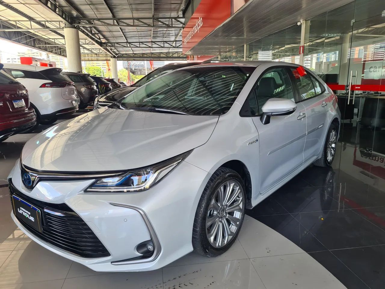 Corolla Altis 1.8 Hybrid 2023 34.259km - Foto 2