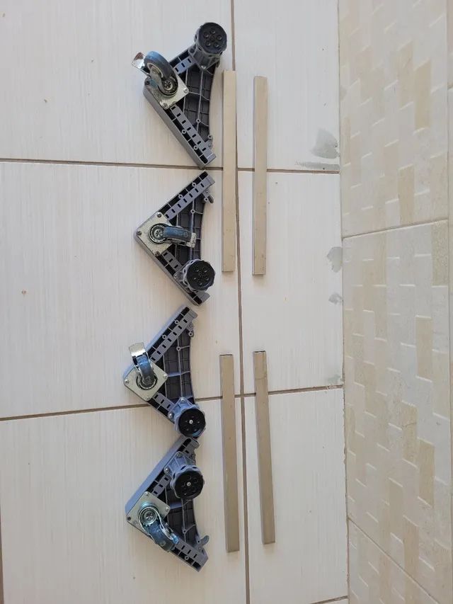 Vendo suporte para maquina de lavar, geladeira  etc - Foto 6