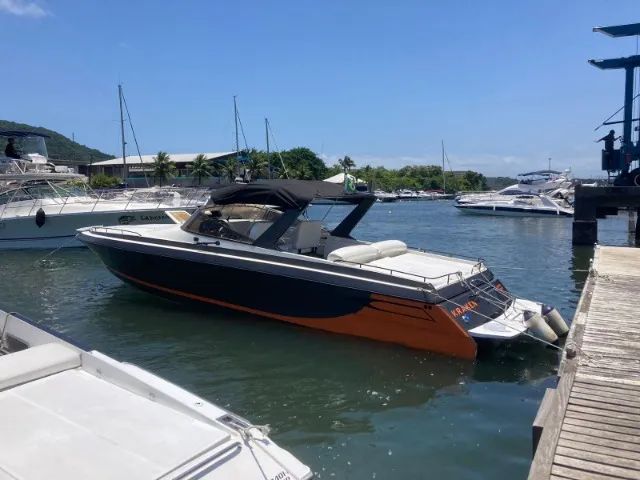 Lancha Cabrasmar 35 Pés Offshore - Parelha Diesel Volvo Penta com 70h apenas