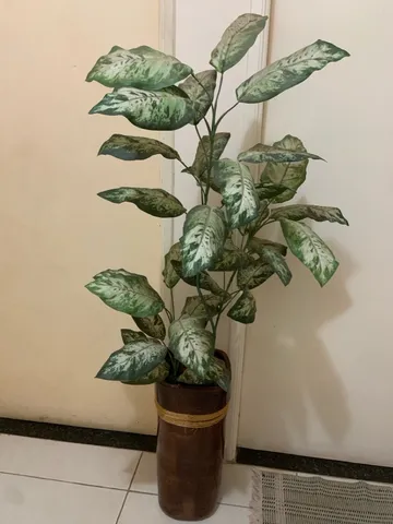 Planta artificial + vaso em cerâmica