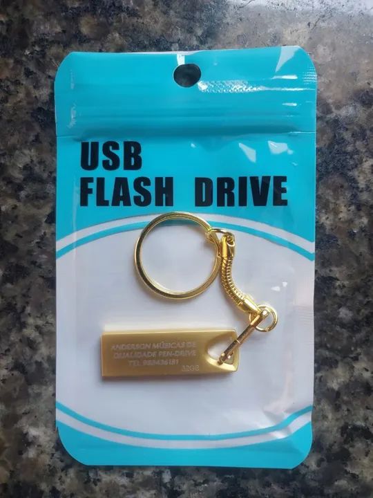 PEN-DRIVE MINI COM MÚSICAS 