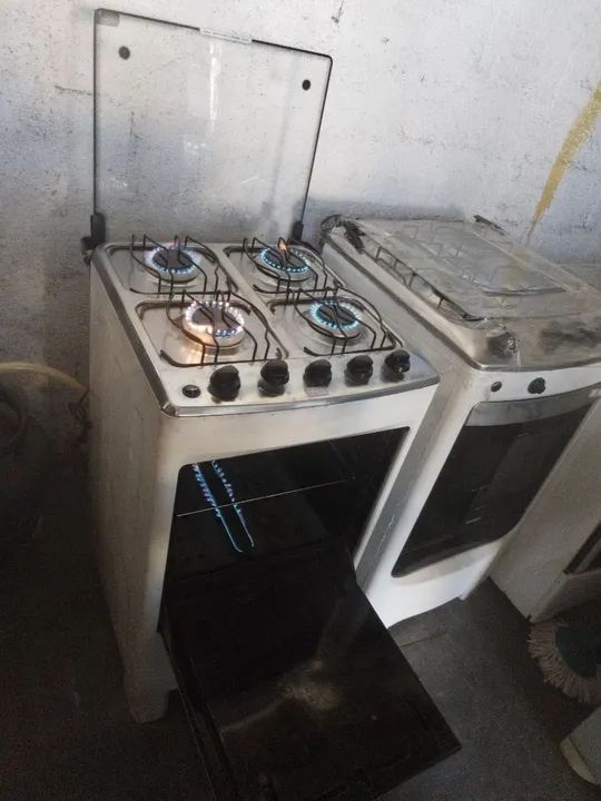Fogão Electrolux 4 bocas Funcionando - Brechokinho 