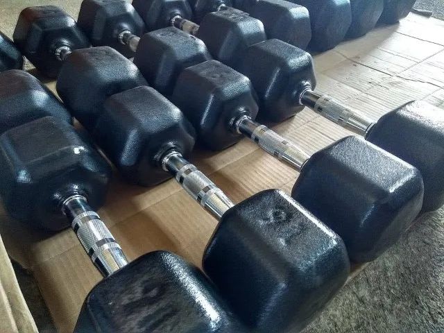 Dumbell Hexagonal Texturizado Par de 10 kg a 32 kg + Suporte - Foto 4