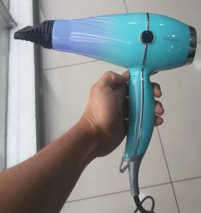 VGR Secador De Cabelo Profissional/Alta Potência/2400w /Frio e Quente/3 velocidades