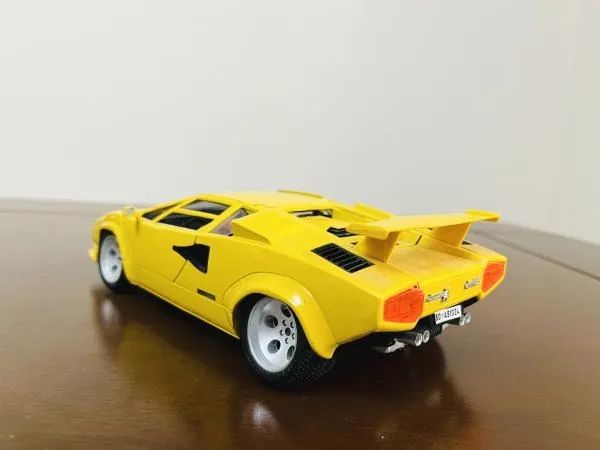 Miniatura Lamborghini Countach 1988 Bburago 1/18 - Foto 3