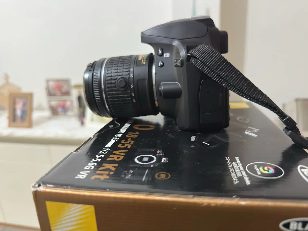 Câmera Nikon D3400 NA CAIXA com lente e acessórios + BRINDE - Foto 2