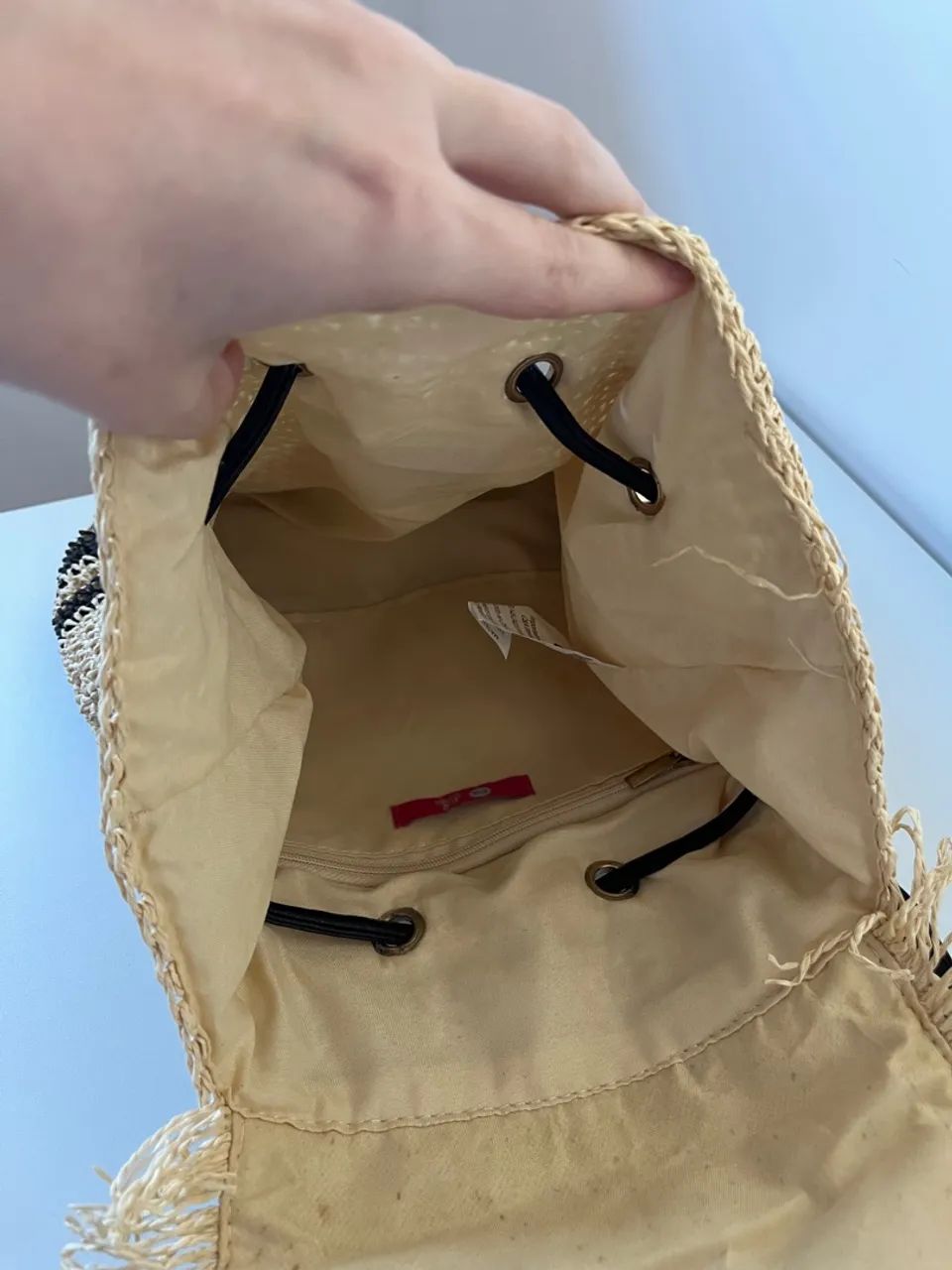 Mochila palha com detalhes em preto - Foto 5