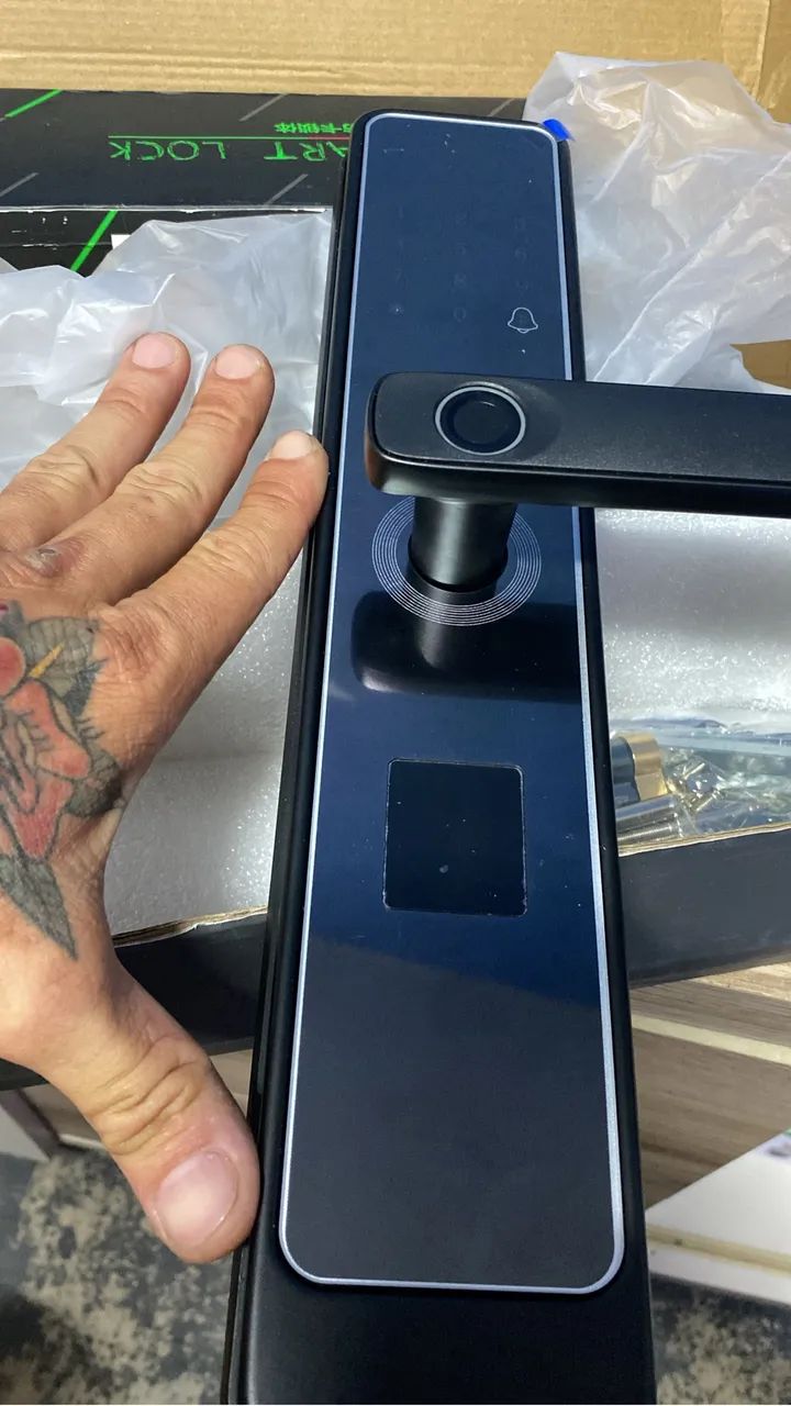 Fechadura eletrônica senha/tag e dgtal 