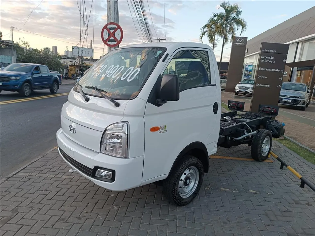 HYUNDAI HR 2.5 TURBO DIESEL CS 4WD MANUAL