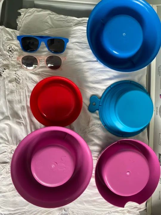 5 potes, tigelas, comedouro para pets + 2 óculos de brinde. - Foto 4