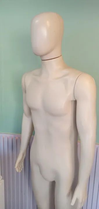 Manequim de corpo inteiro - ideal para loja de roupas