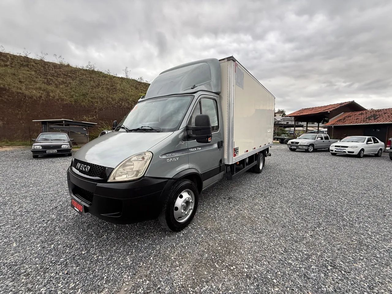 Iveco Daily 70C17 baú 5 metros  - Foto 3