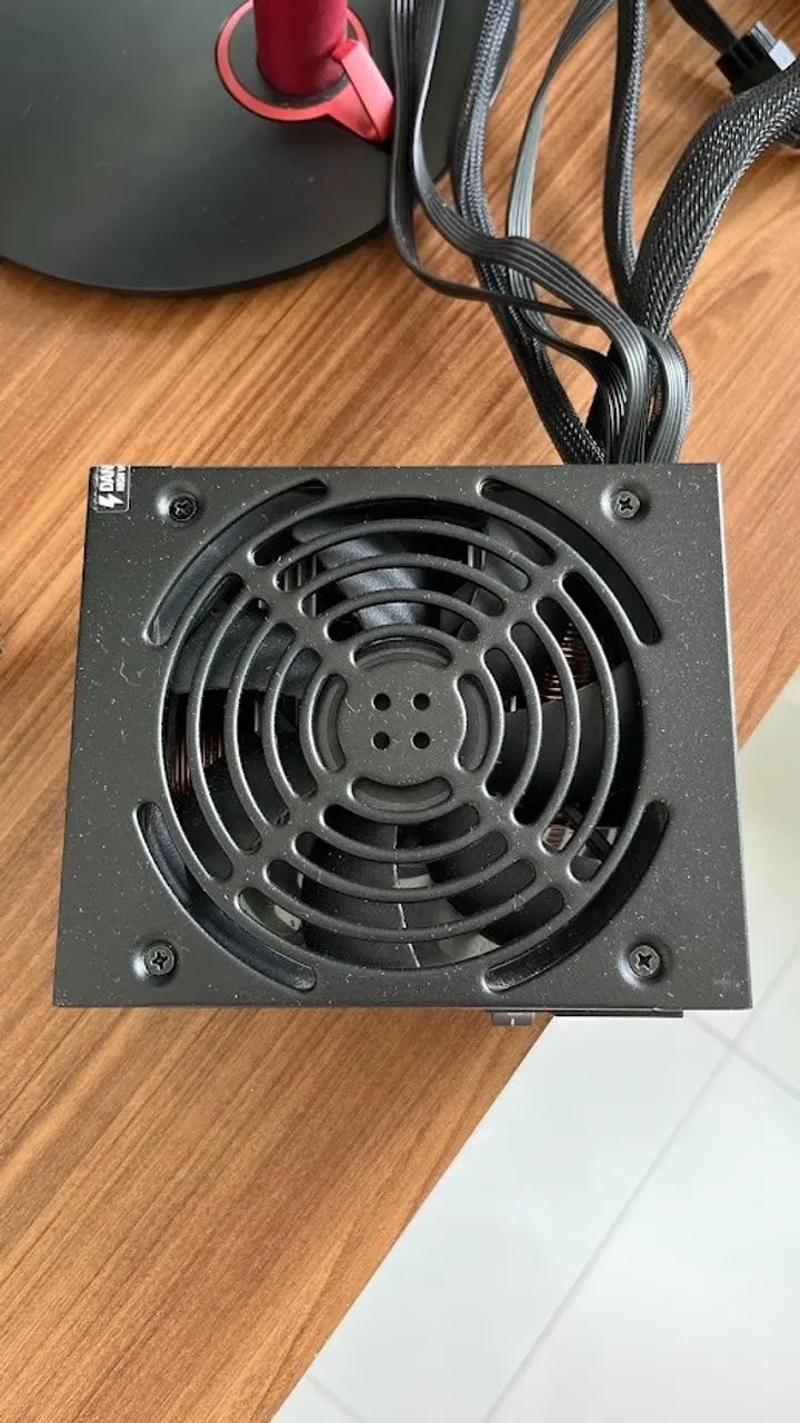 Fonte Corsair 550W 80 plus bronze - Foto 4