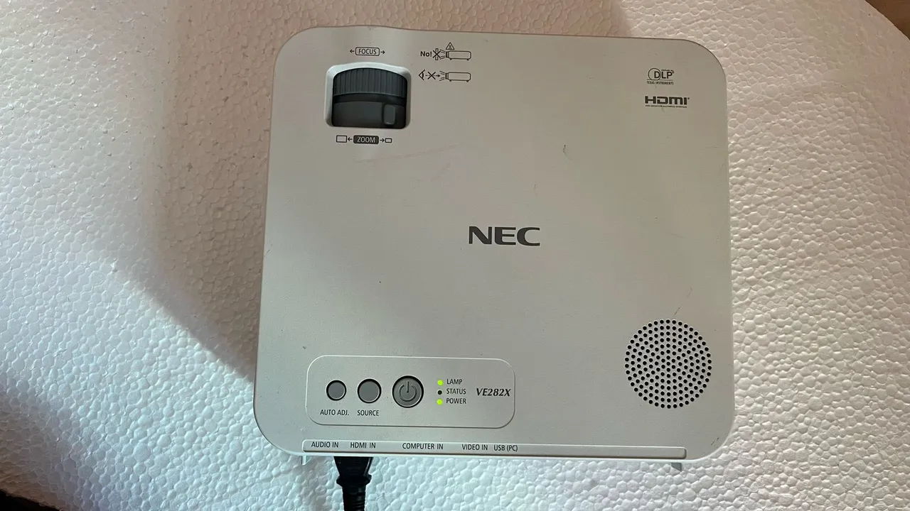 Projetor NEC VE282X