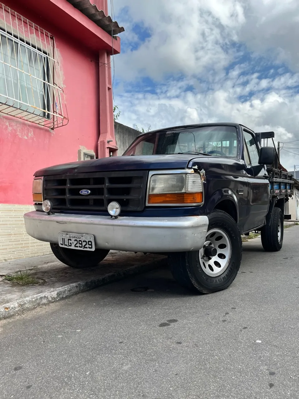F1000