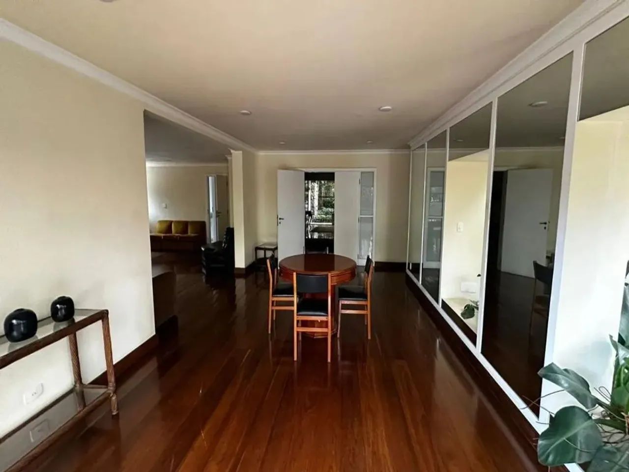 Apartamento no Condomínio Villa D Este no Planalto Paulista com 240m² 4 dormitórios 2 suít - Foto 2