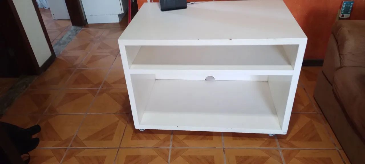 Aparador de madeira branco 