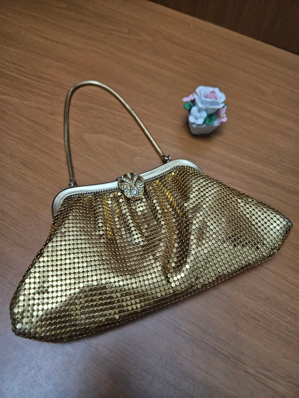 Bolsa antiga malha de metal dourado vintage