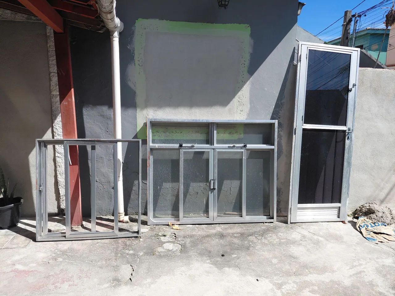 Janelas e Porta de Alumínio Usadas,mas em excelente estado. 