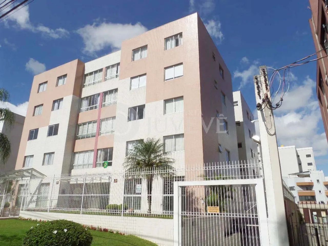 IMOBILIARIA JUVEVÊ ALUGA APARTAMENTO AHU PRX AV ANITA GARIBALDI JUSTIÇA FEDERAL CARTÓRIO D - Foto 2