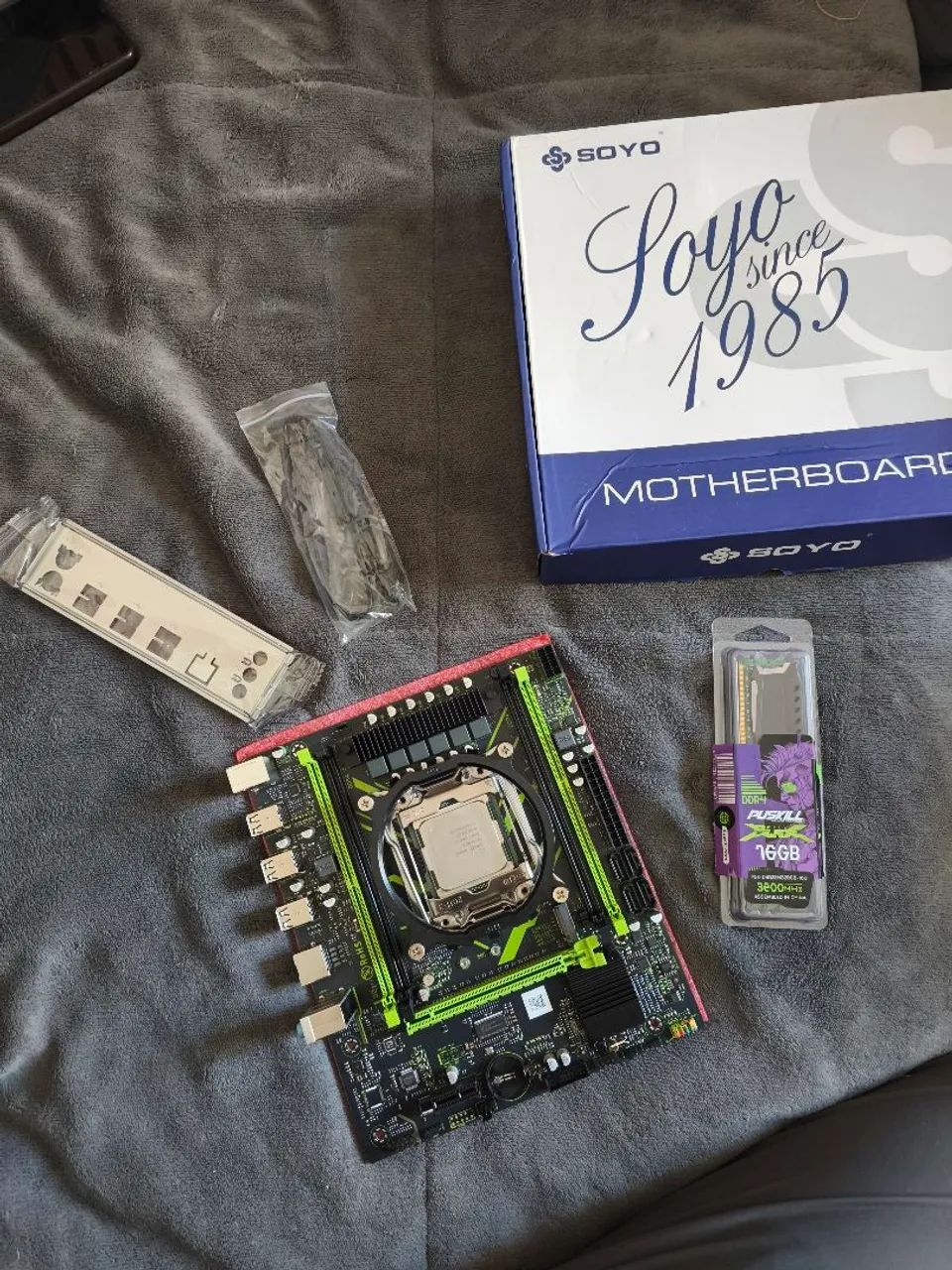 Kit Placa mãe Soyo X99 , Xeon 2630v4 e 16gb ram Pulskill 3200mhz 