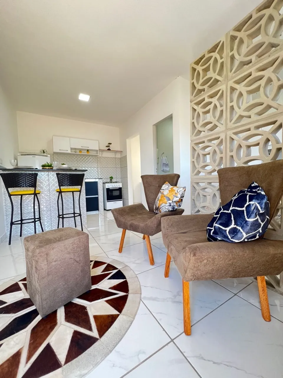 Kitnet Mobiliada sem fiador em frete UCDB