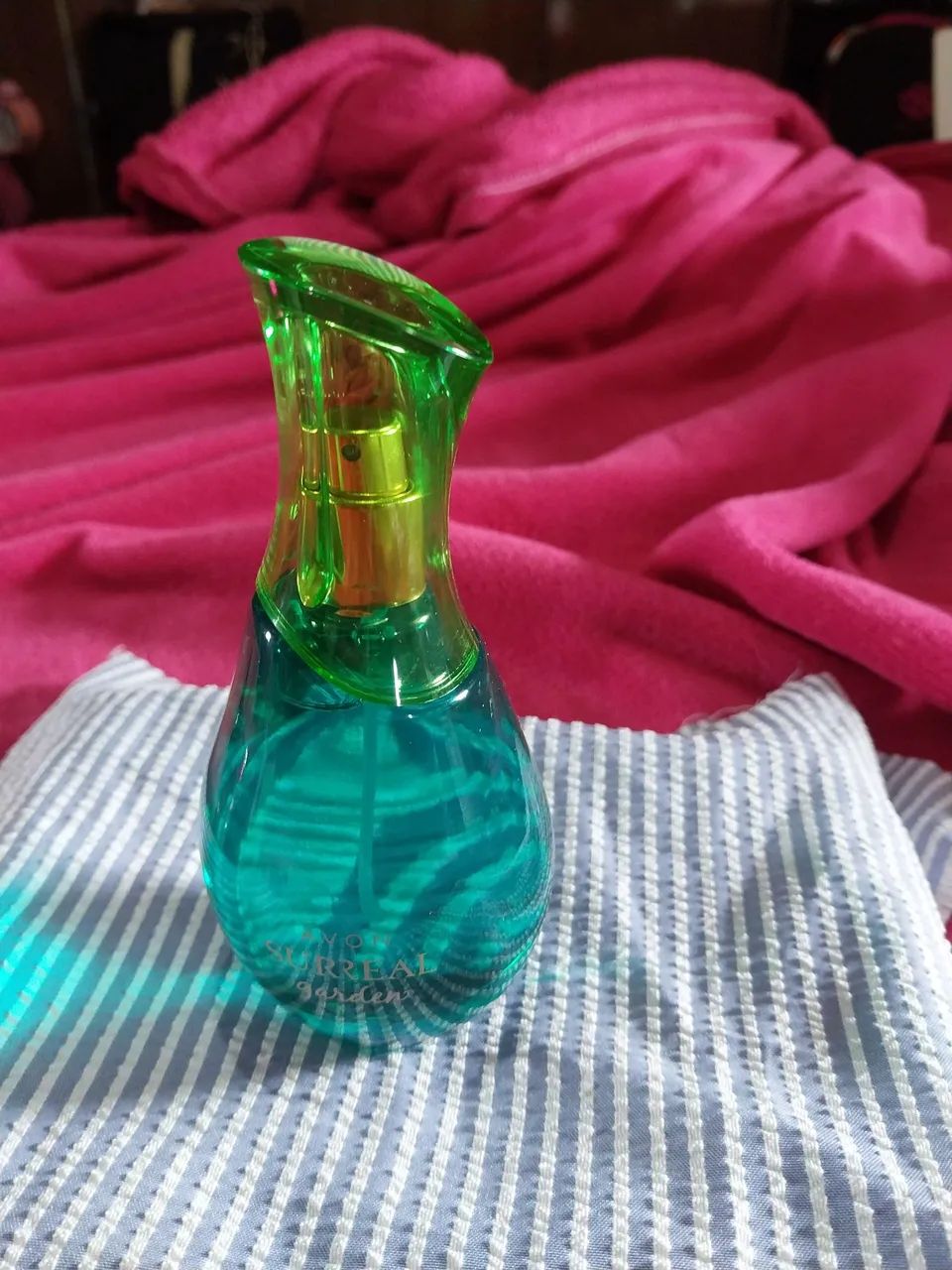 Perfume avon surreal Garden de 75 ml 64299094844546122