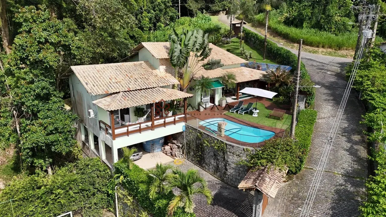 Bela casa em condomínio requisitado de Angra dos Reis-RJ