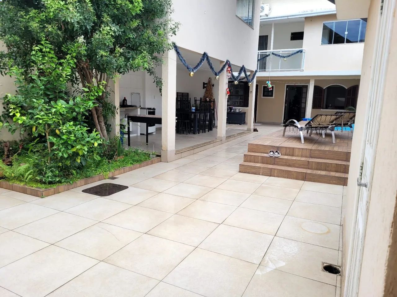 Casa dúplex com piscina e quintal 