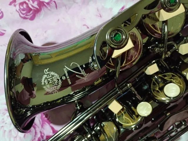 Saxofone alto Eb novo