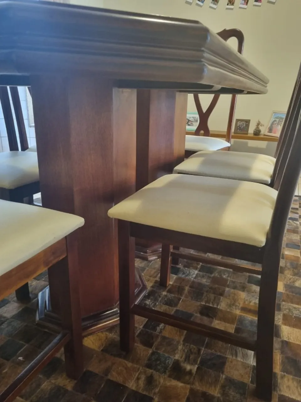 Mesa de Jantar e Cadeiras