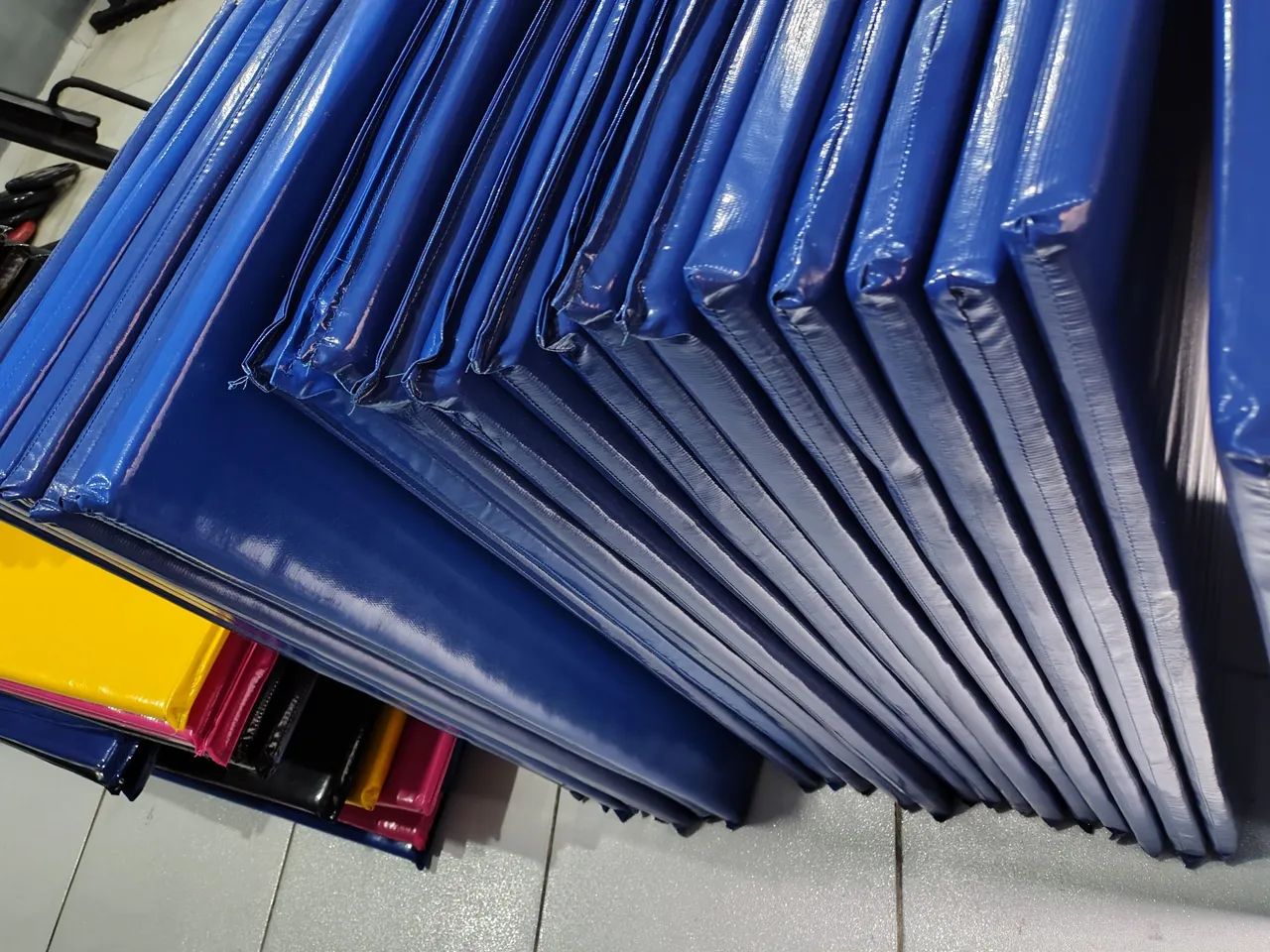 Colchonetes academia/escolas/bronzeamento/maca/massagem.