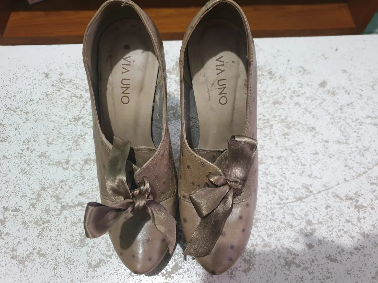 Sapato Via Uno Bege com Laço - Elegância e Conforto